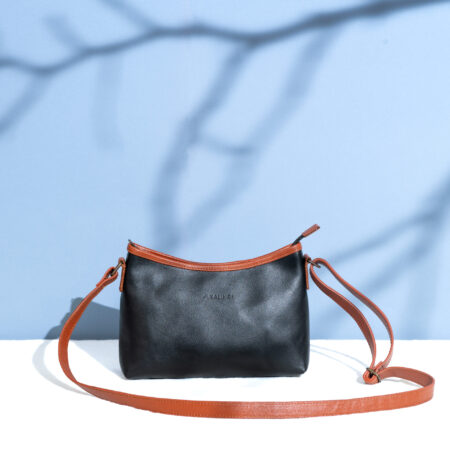 borni women cross-body leather bag.